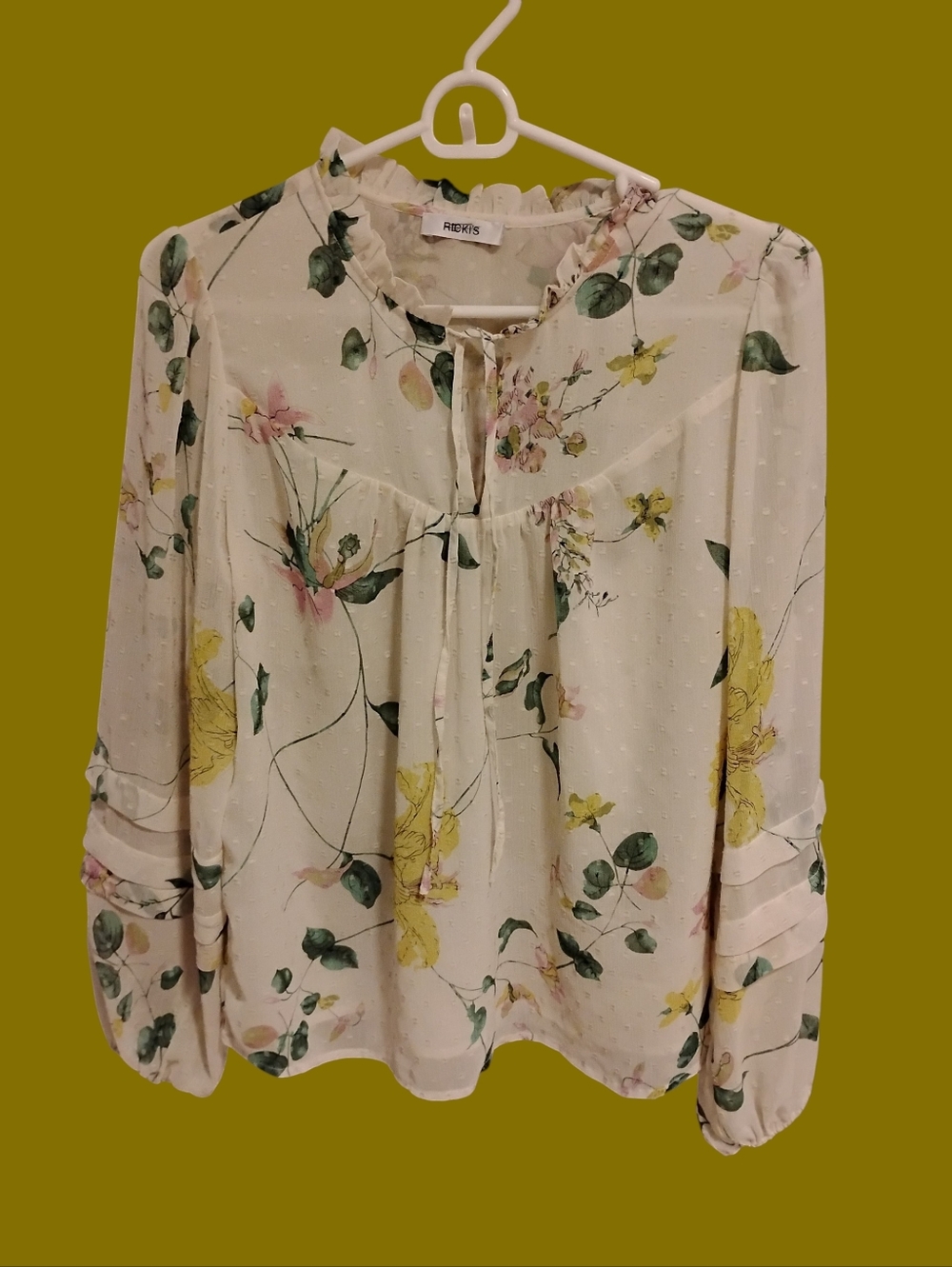 Vintage Floral Lined Scoop-Neck Blouse.